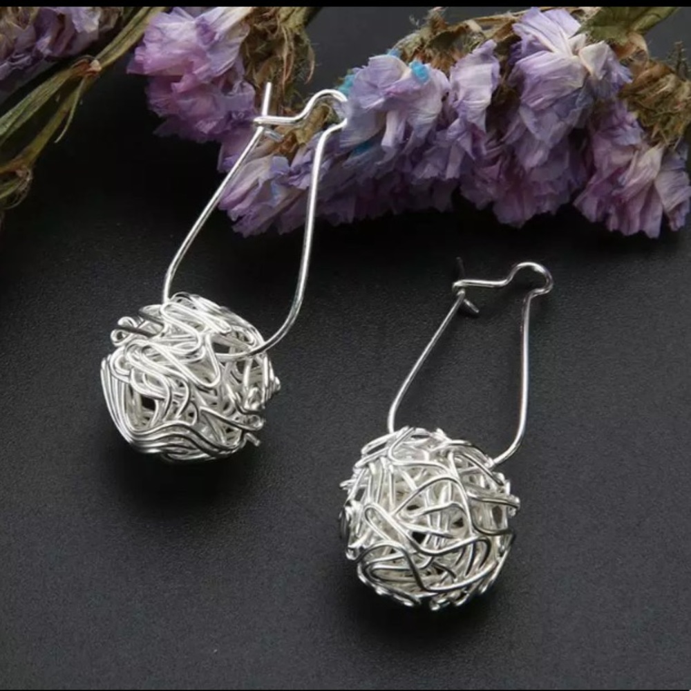 NEW!๐๐๐SWIRL WIRE BALL DROP EARRINGS FUNKY CUTE - Picture 6 of 8